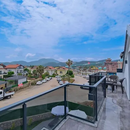 Oeluedeniz De Lueks Fethiye